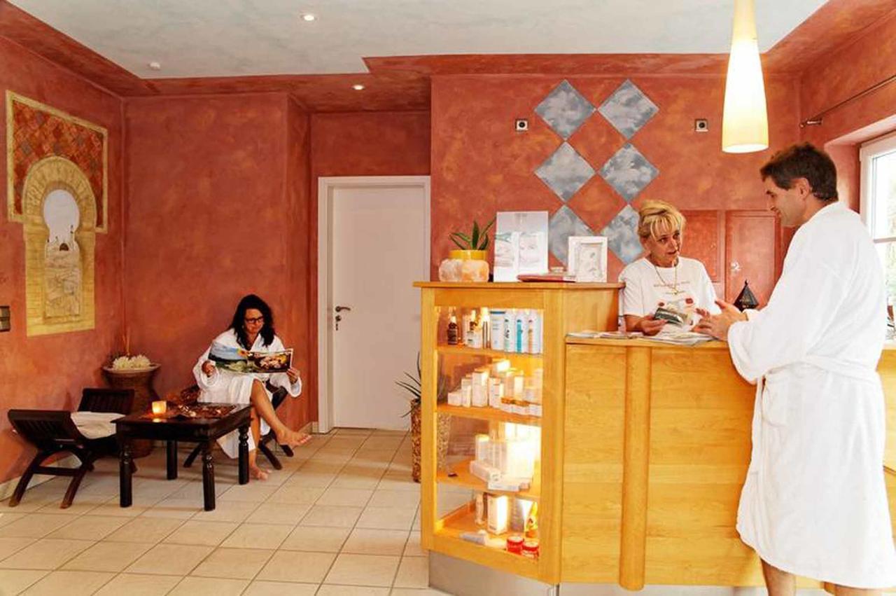 Zedernhof Gesundheits- & Wellnesshotel Stamsried Exterior foto